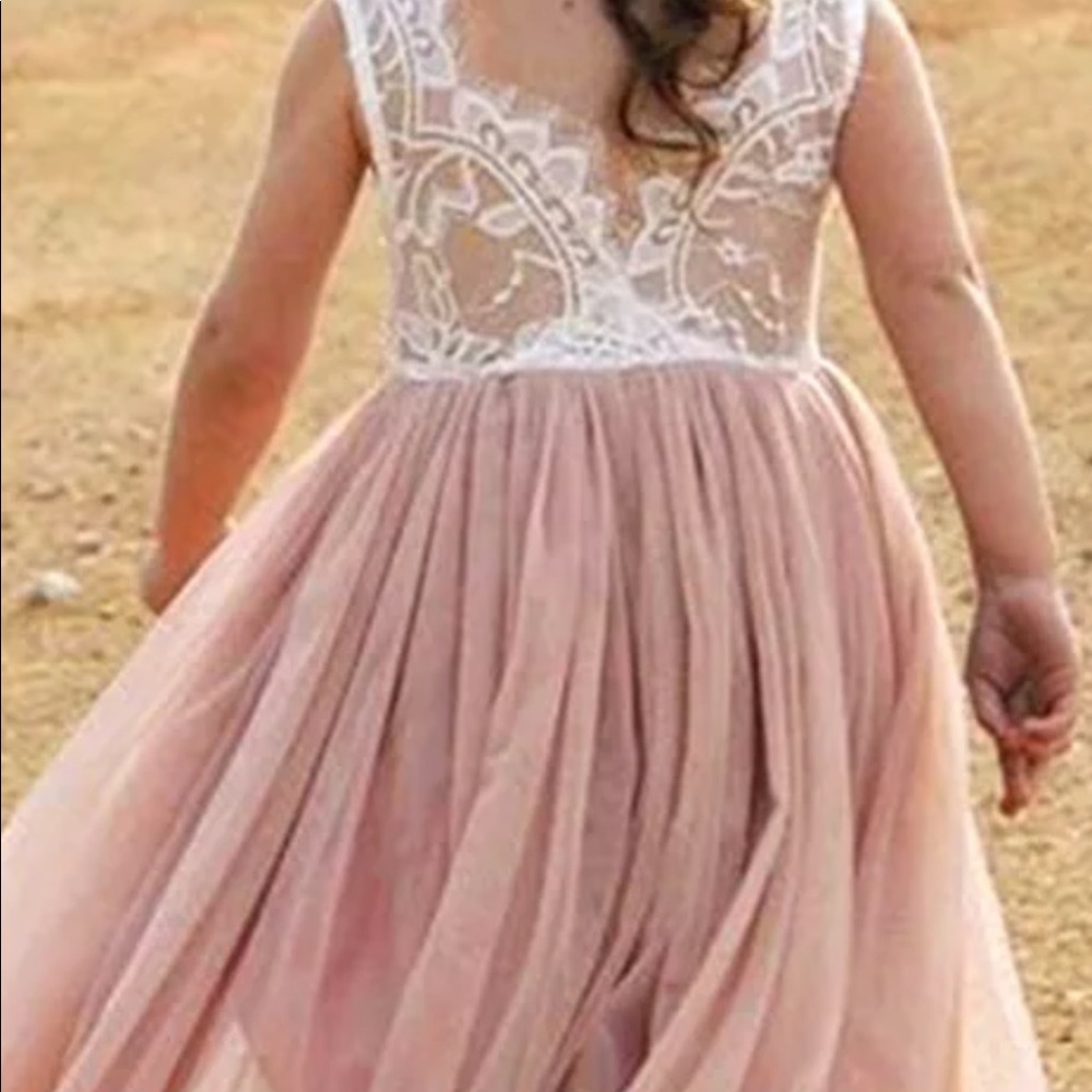 NWT Beautiful lace with tulle bottom - Picture 4 of 5
